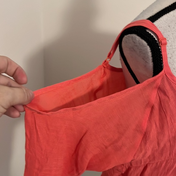 Adorable 🍊cold shoulder shirt large long sleeve ruffled hem adj spaghetti sraps - Picture 2 of 4